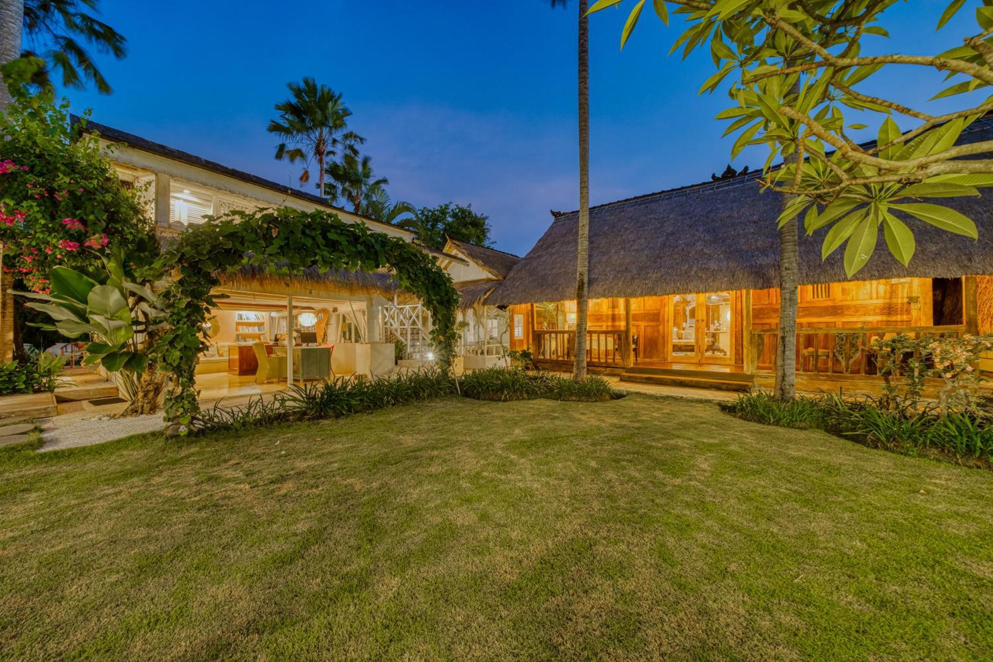Villa Kalis, 10 Bedroom Family And Group Villa Seminyak Exteriér fotografie